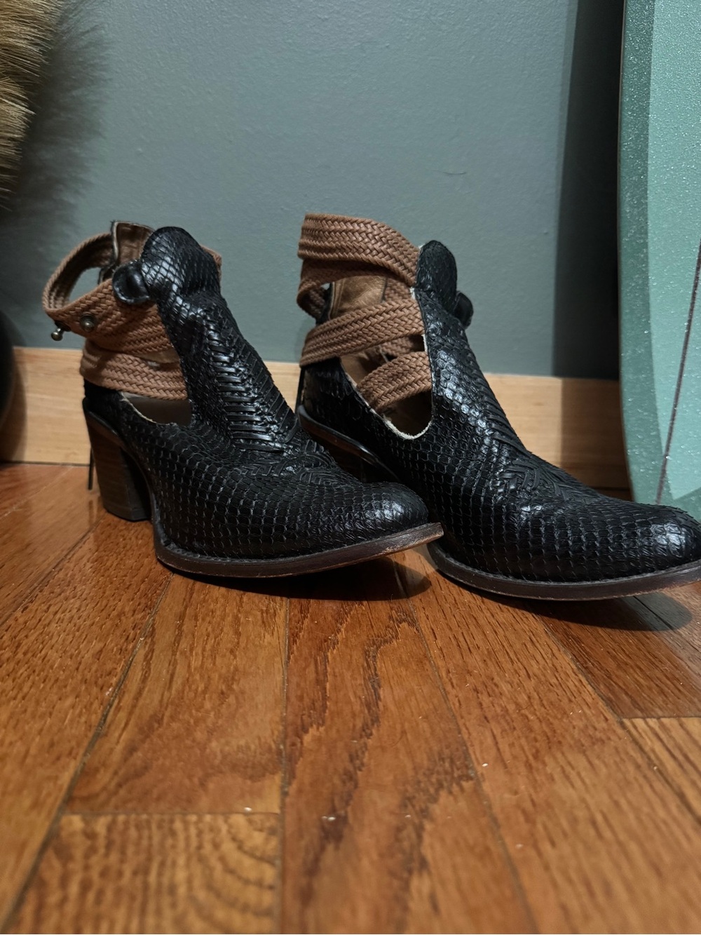 Black snakeskin Corral ankle booties 8